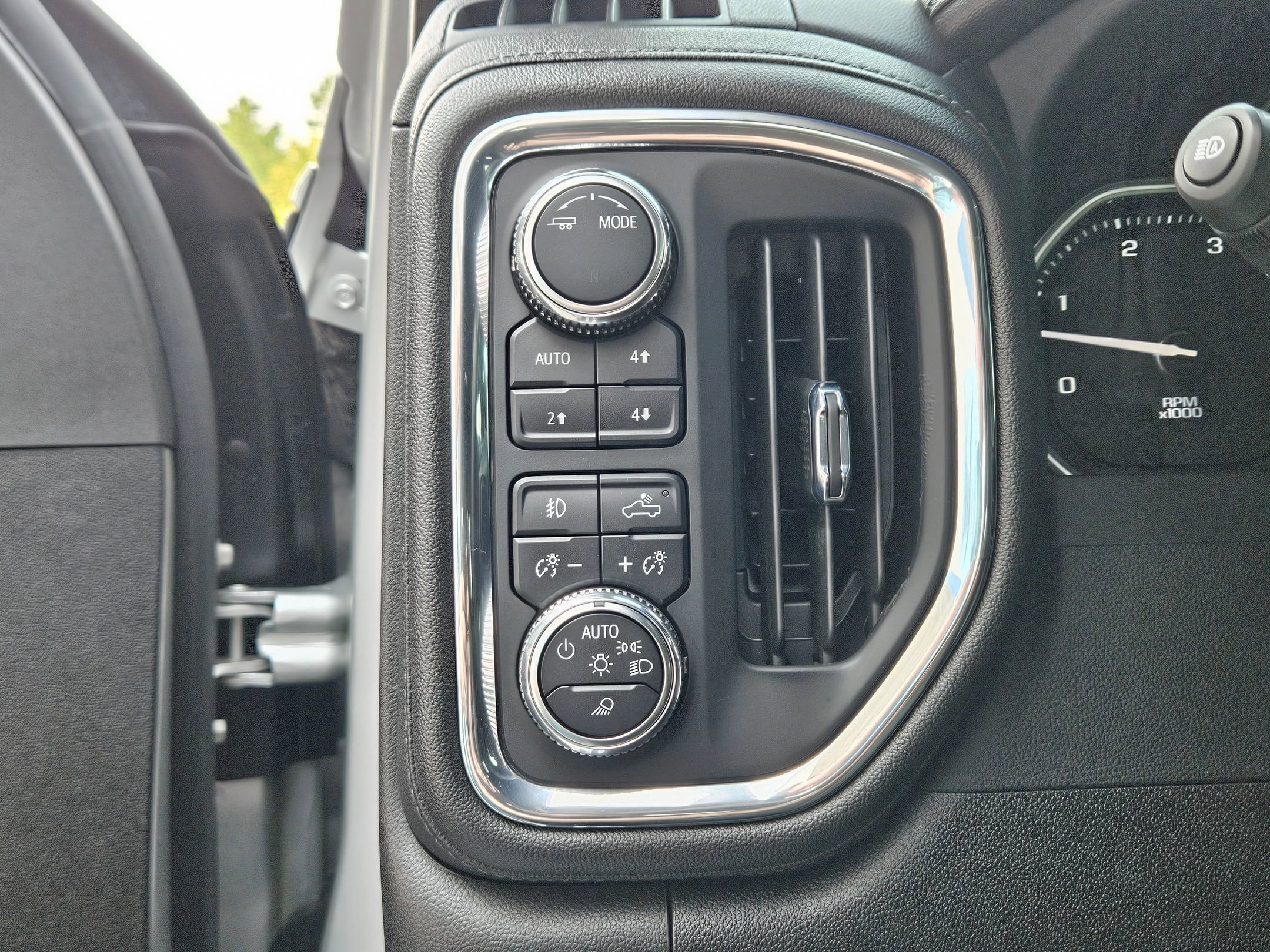 Used 2023 GMC Sierra 3500 Denali image 19