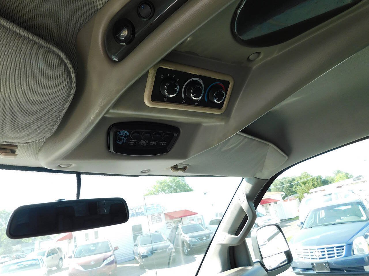 Used 2018 Chevrolet Express 2500 w/ Enhanced Convenience Package RWD image 52