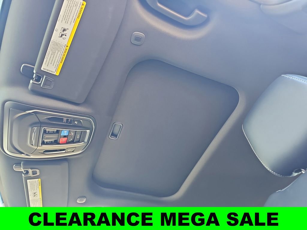 New 2025 Jeep Grand Cherokee Altitude image 30