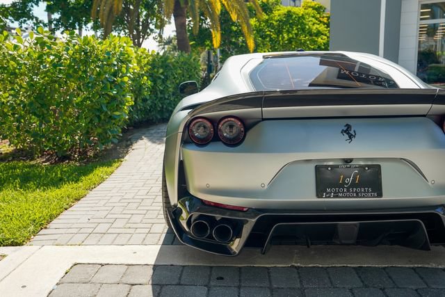 Used 2018 Ferrari 812 Superfast RWD image 22