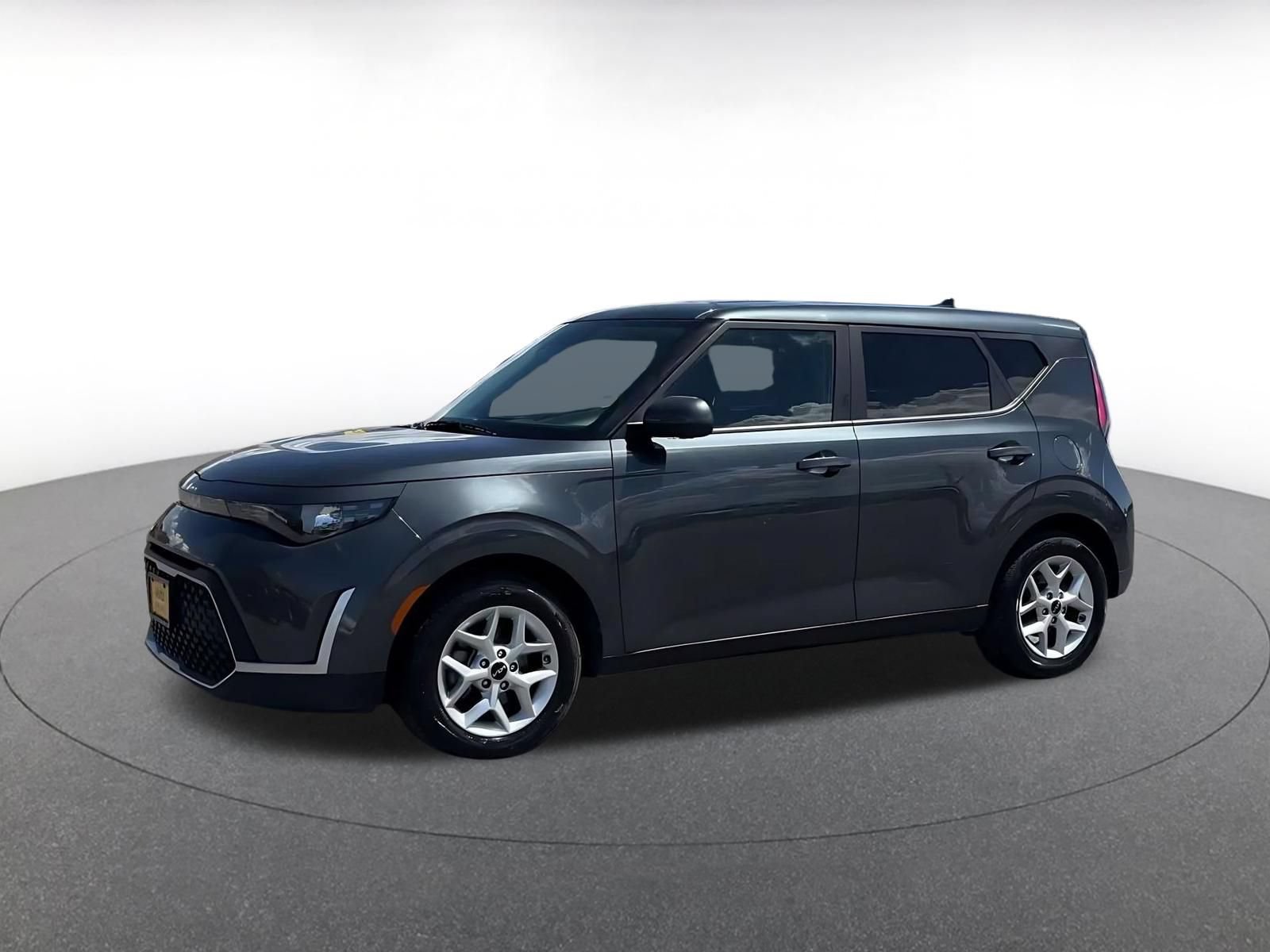 Used 2025 Kia Soul LX w/ LX Technology Package FWD image 7