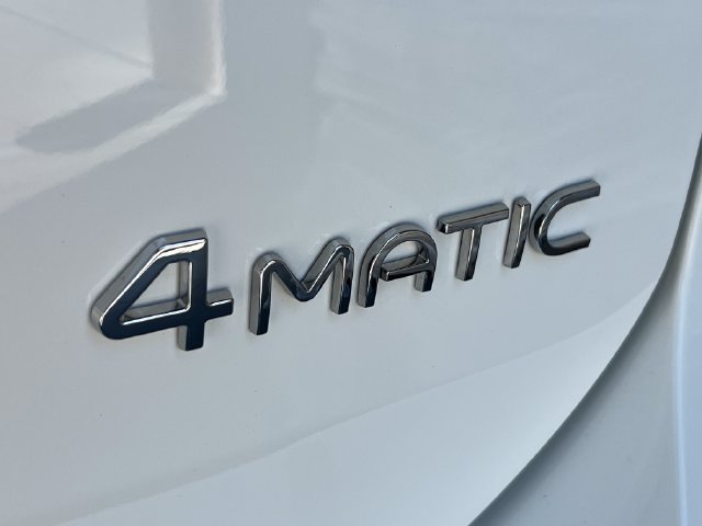 Used 2025 Mercedes-Benz EQB 300 4MATIC image 21