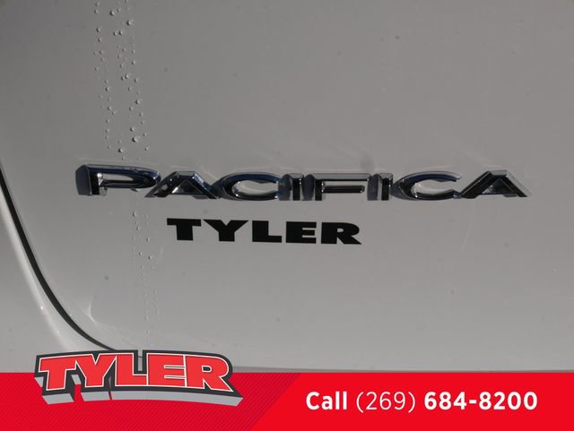 New 2026 Chrysler Pacifica Select AWD/4WD image 13