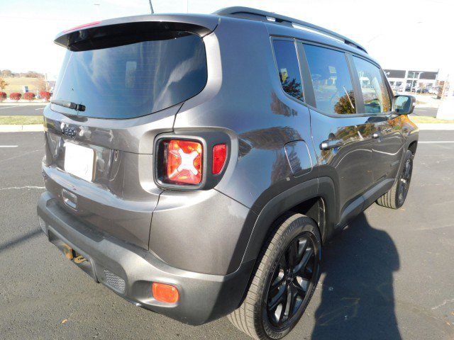 Used 2018 Jeep Renegade Altitude image 3