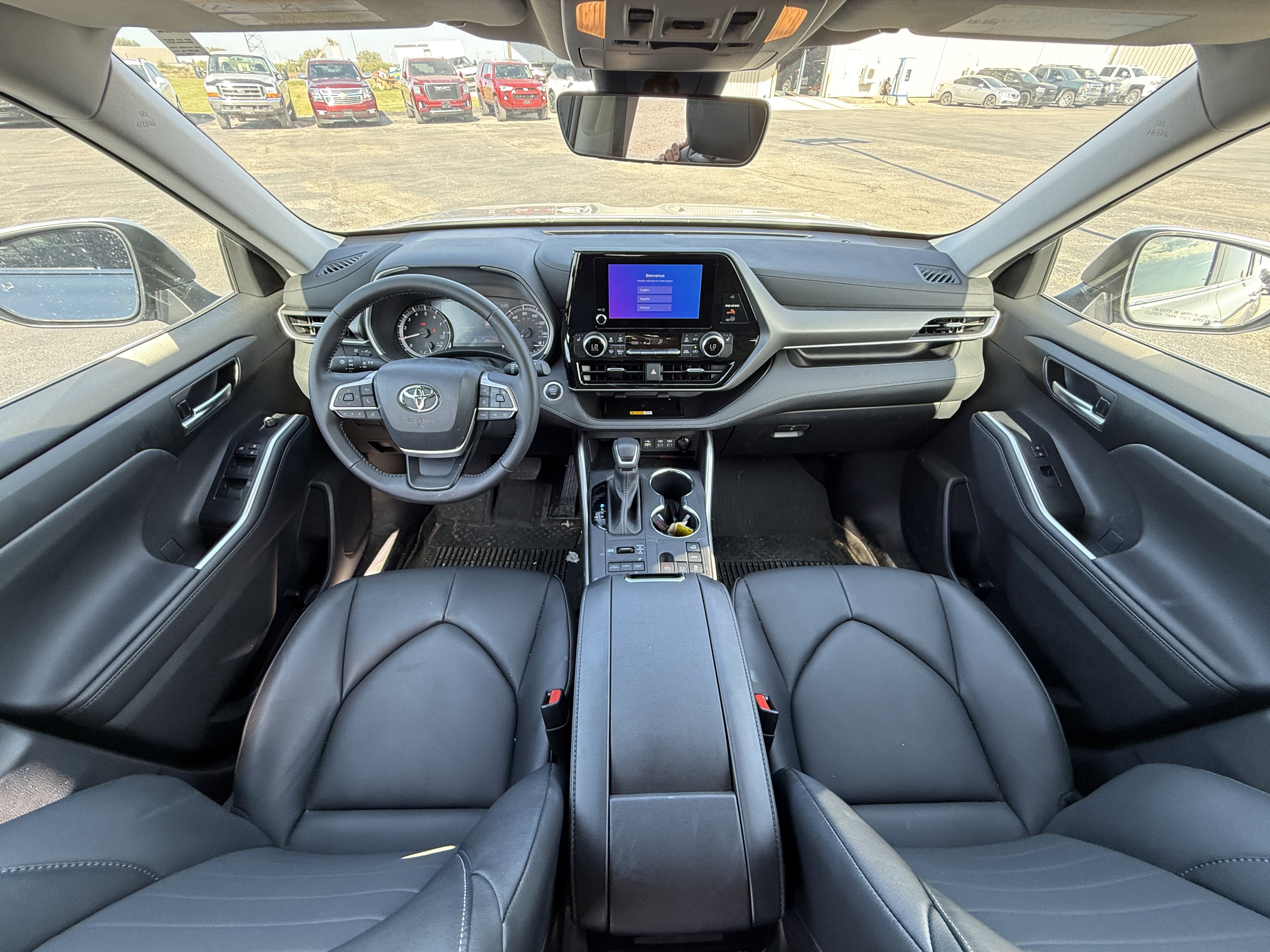 Used 2024 Toyota Highlander XLE image 9