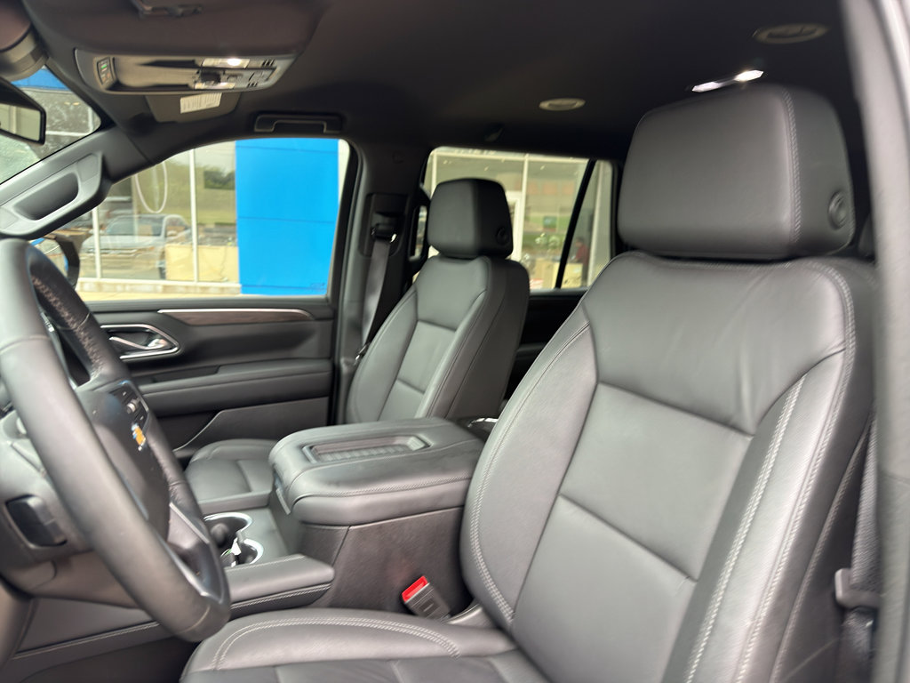Used 2024 Chevrolet Tahoe LT w/ Luxury Package RWD image 25