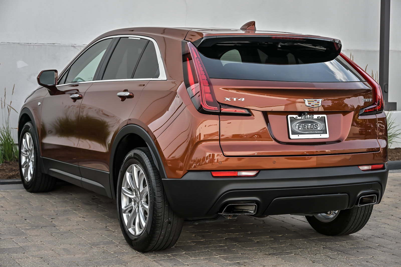 Used 2019 Cadillac XT4 Luxury w/ Cold Weather Package FWD image 11
