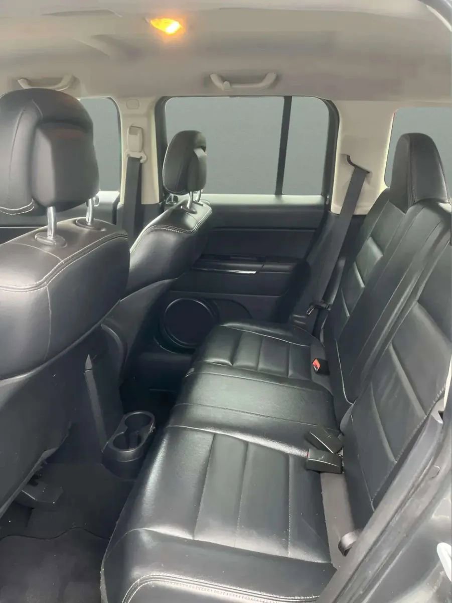 Used 2011 Jeep Patriot Latitude FWD image 10