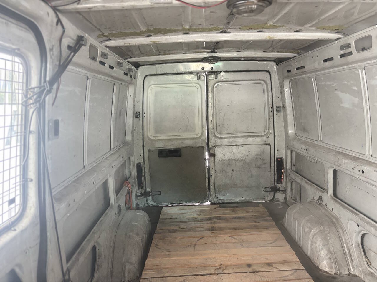 Used 2006 Dodge Sprinter 2500 w/ Window Group II RWD image 20