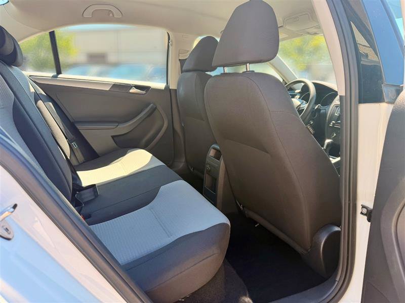 Used 2017 Volkswagen Jetta S w/ Jetta S Cold Weather Package FWD image 8