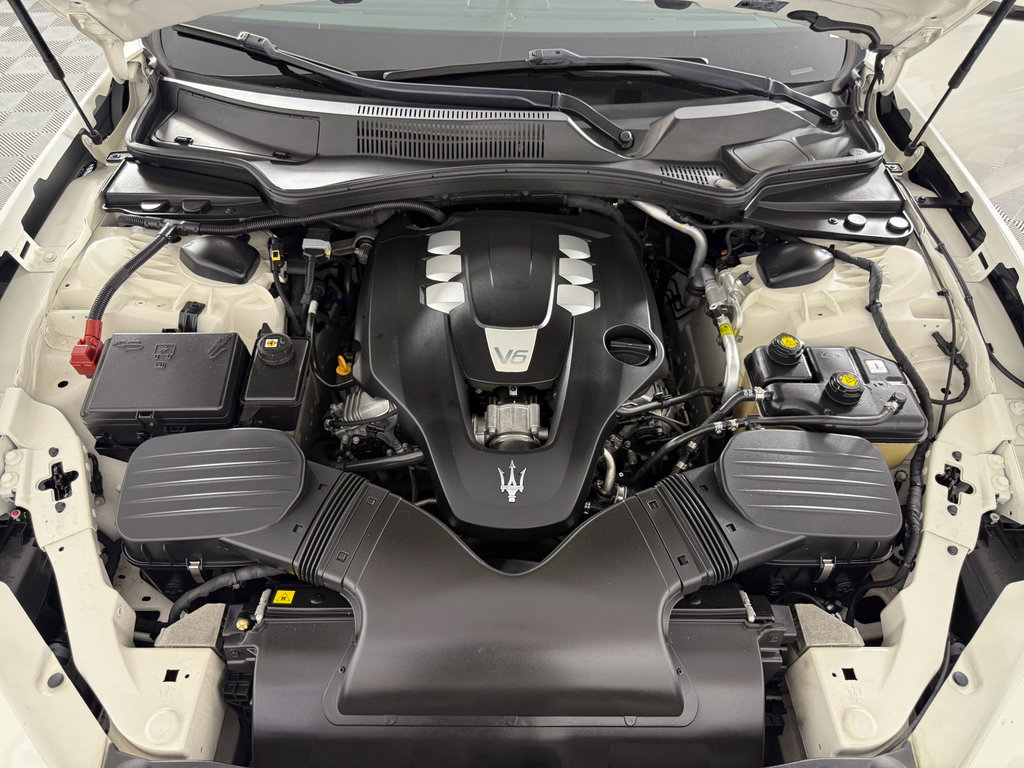 Used 2016 Maserati Ghibli Base image 28