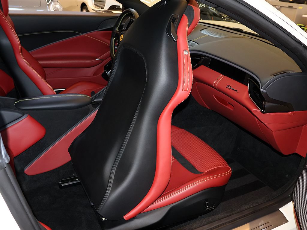 Used 2021 Ferrari Roma RWD image 32