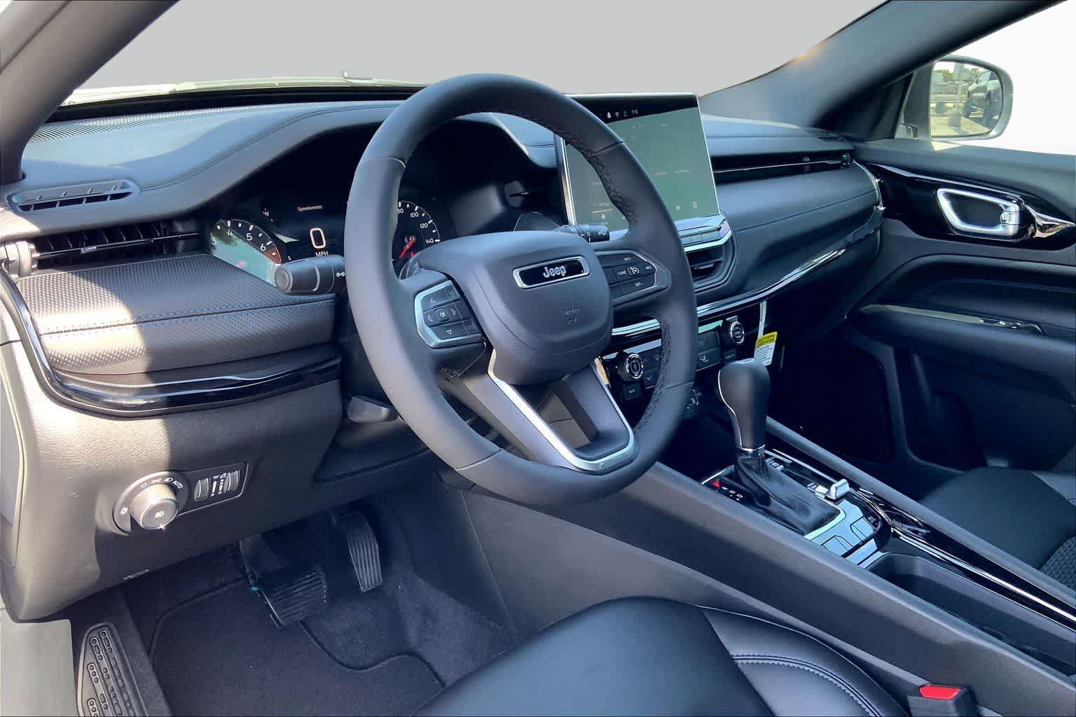 New 2026 Jeep Compass Latitude AWD/4WD image 6