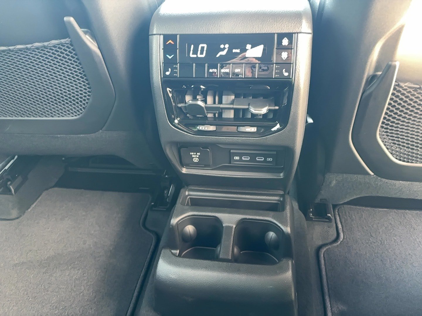 New 2026 Jeep Grand Cherokee L Limited w/ Limited Altitude Package AWD/4WD image 13