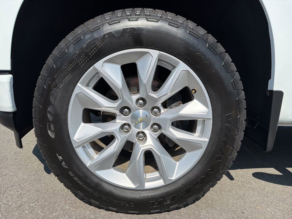 Used 2020 Chevrolet Silverado 1500 Custom w/ Custom Value Package image 14