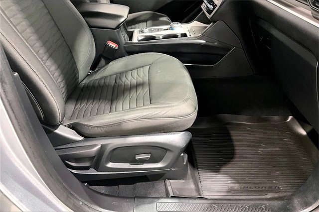 Used 2021 Ford Explorer XLT image 39