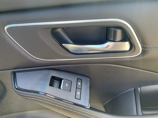New 2026 Nissan Rogue Platinum image 33