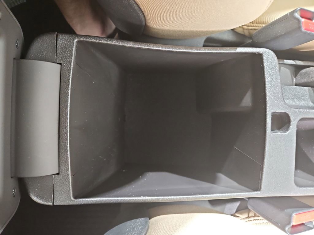 Used 2013 Hyundai Elantra GLS w/ Preferred Pkg FWD image 24