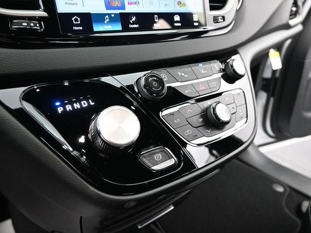 New 2026 Chrysler Voyager LX FWD image 33