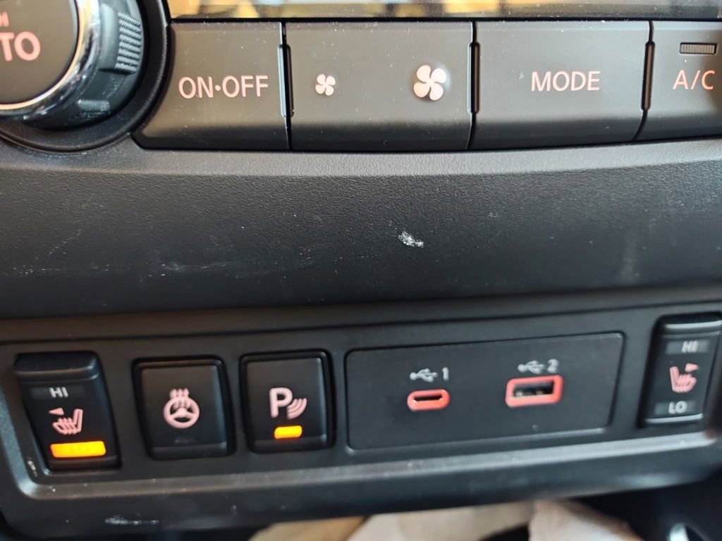 Used 2024 Nissan Frontier SV w/ SV Convenience Package AWD/4WD image 11