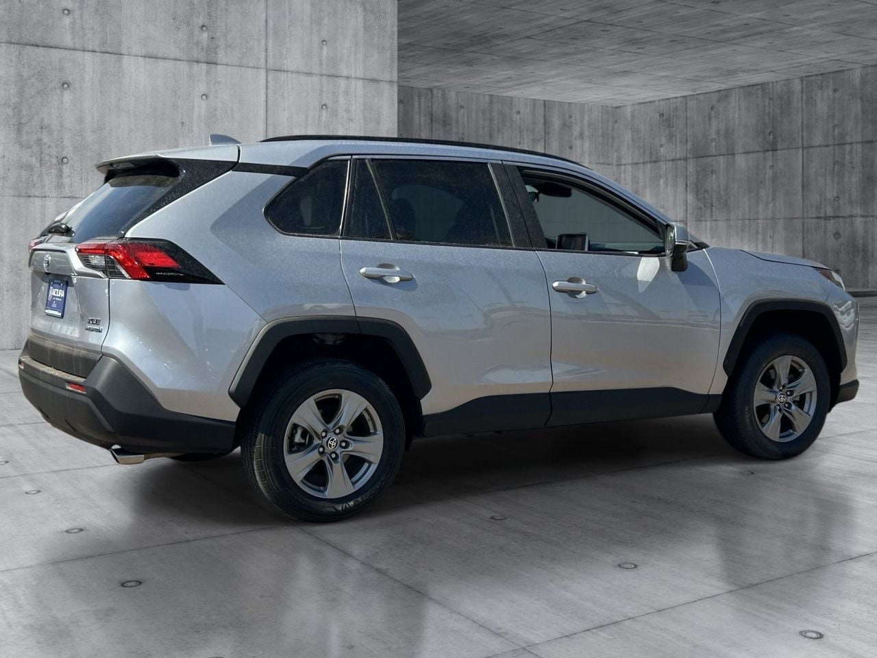 Used 2024 Toyota RAV4 XLE AWD/4WD image 5