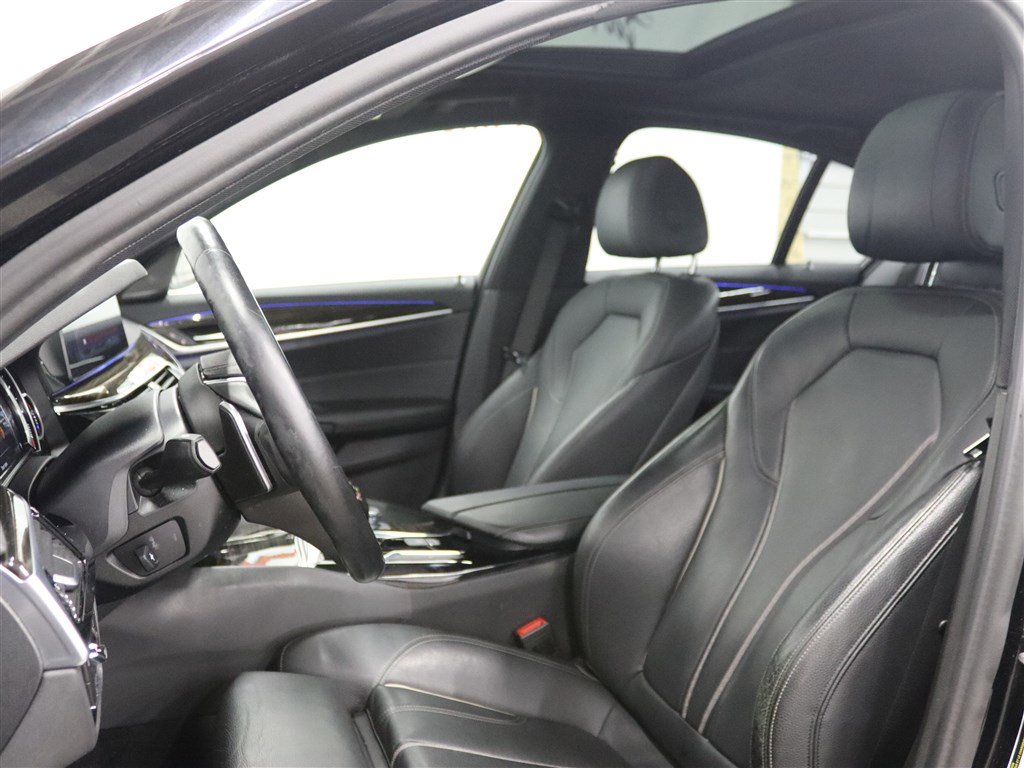 Used 2018 BMW 540i xDrive image 11