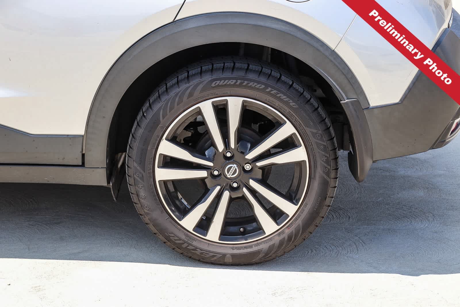 Used 2019 Nissan Kicks SV FWD image 12