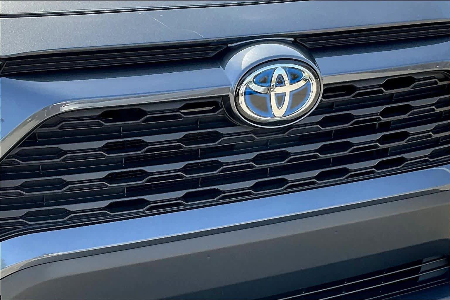 Used 2024 Toyota RAV4 XLE Premium w/ Weather Package image 59
