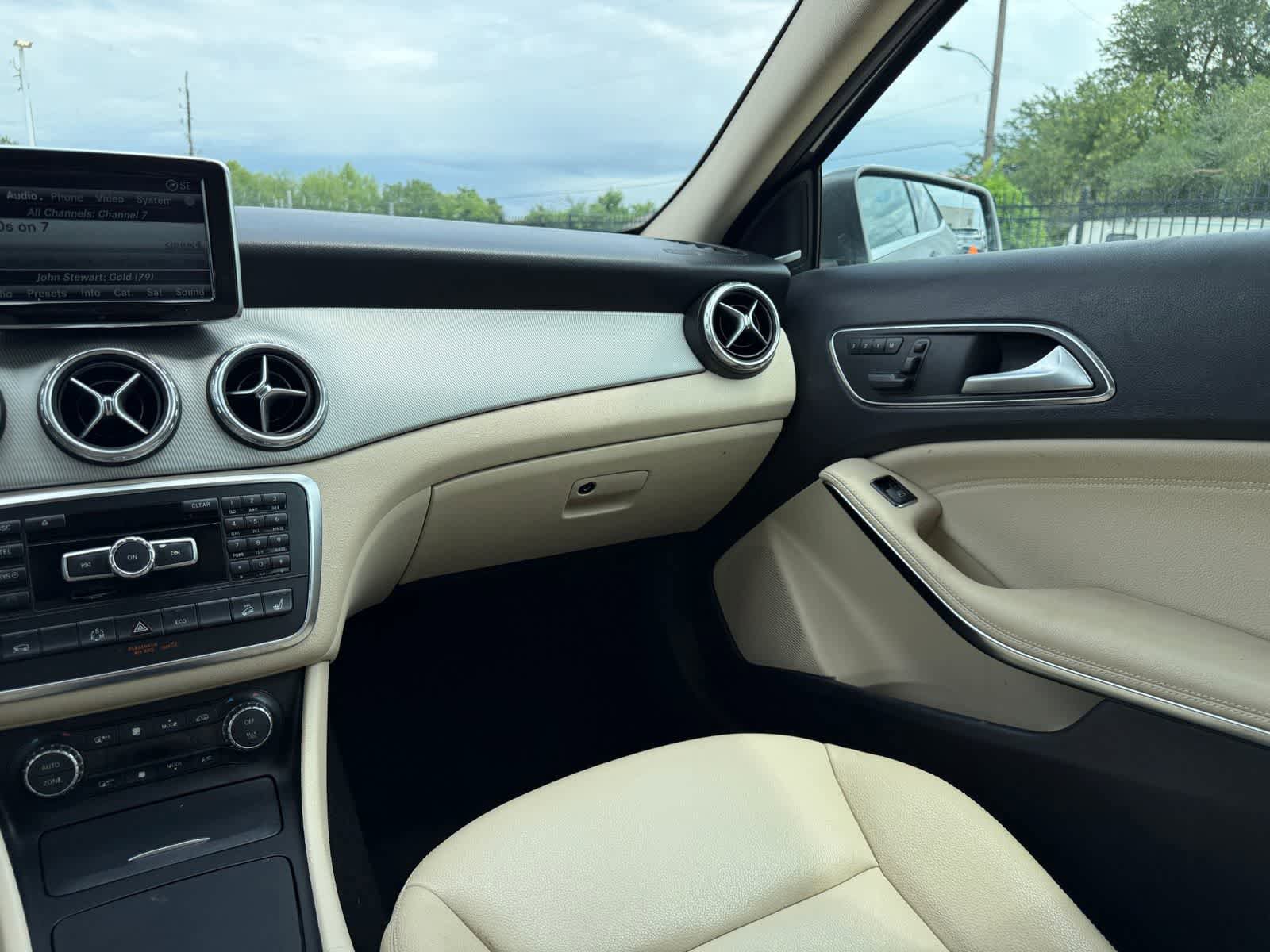 Used 2015 Mercedes-Benz GLA 250 4MATIC image 8