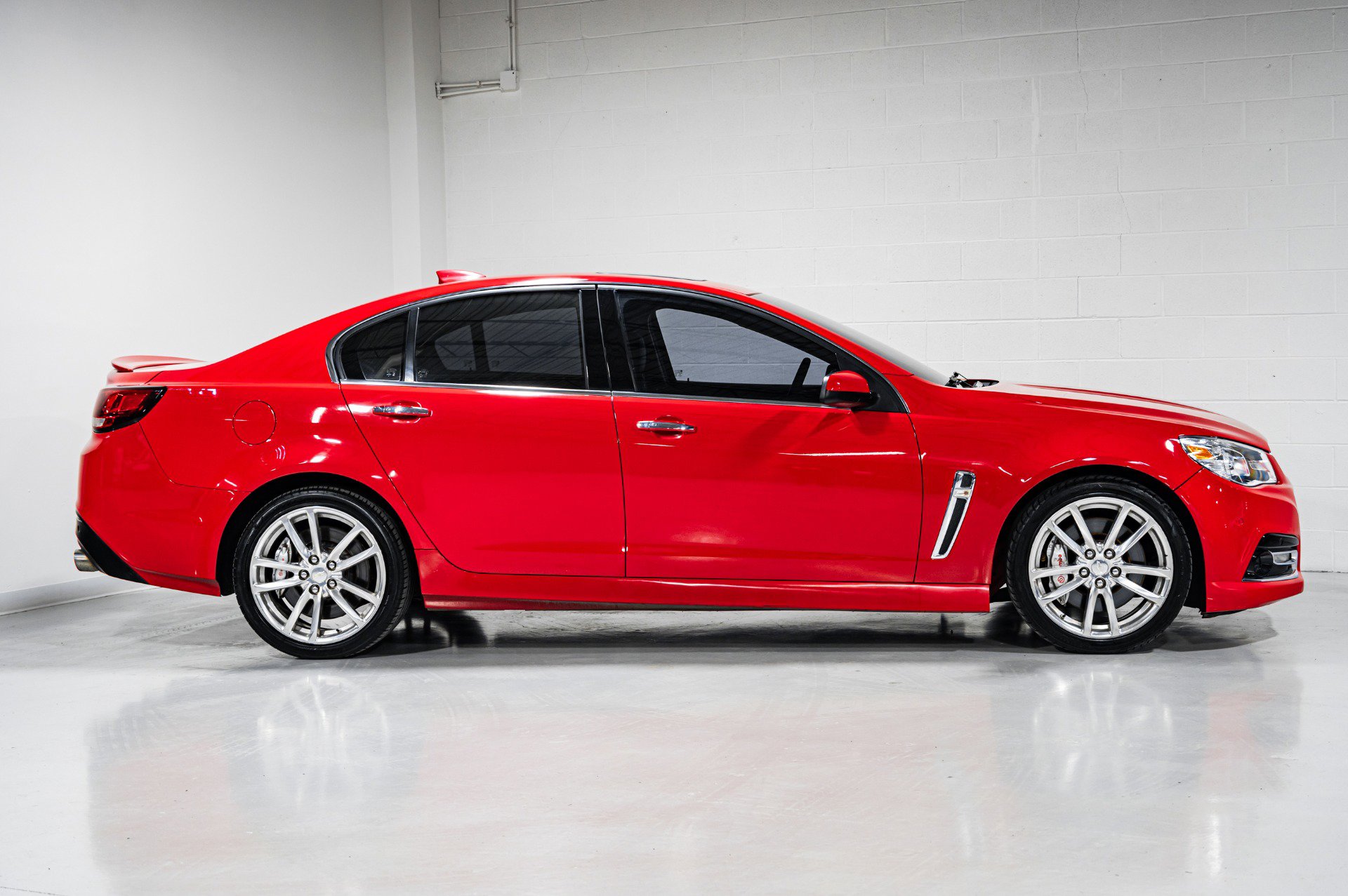 Used 2015 Chevrolet SS image 2
