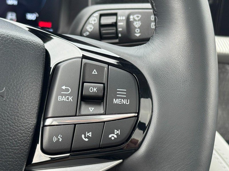 Used 2025 Ford Explorer Platinum w/ Ultimate Package AWD/4WD image 19