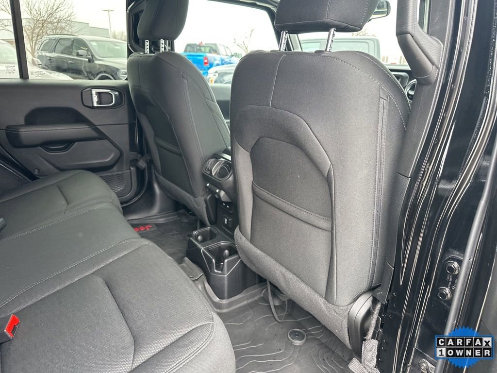 Used 2021 Jeep Wrangler Unlimited Sahara AWD/4WD image 43