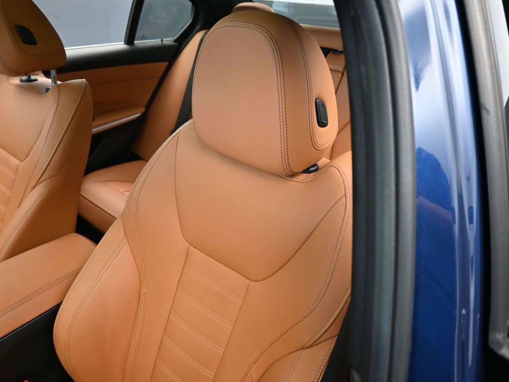 Used 2021 BMW 330i Sedan w/ Premium Package image 17