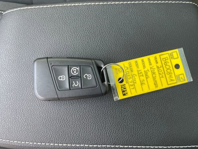 Used 2024 Volkswagen Taos SE image 25