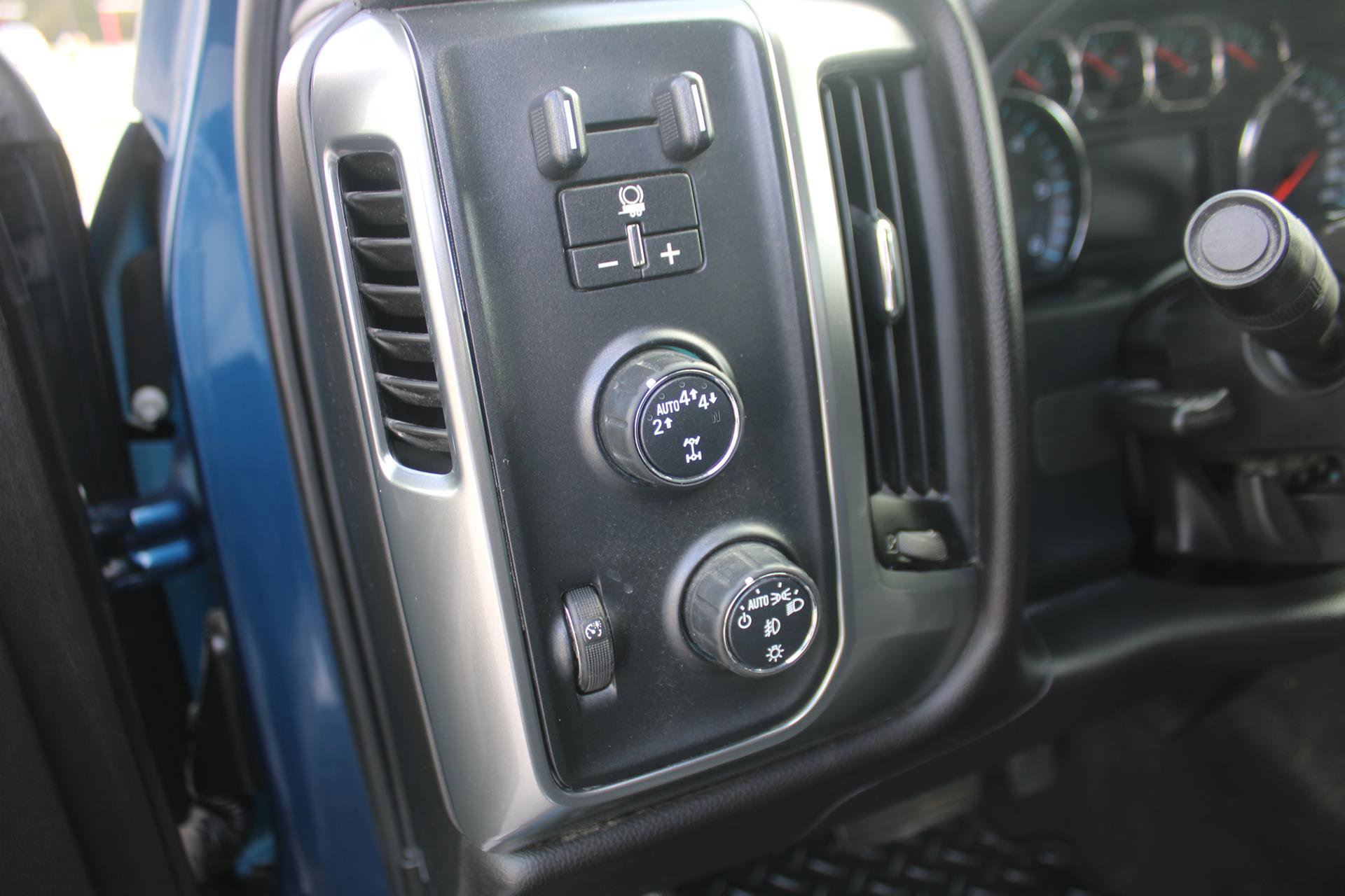 Used 2019 Chevrolet Silverado 1500 LT w/ All Star Edition image 7