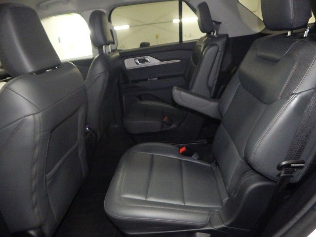 Used 2025 Ford Explorer Active w/ Active Comfort Package image 12