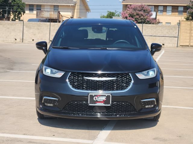Used 2025 Chrysler Pacifica Select FWD image 10