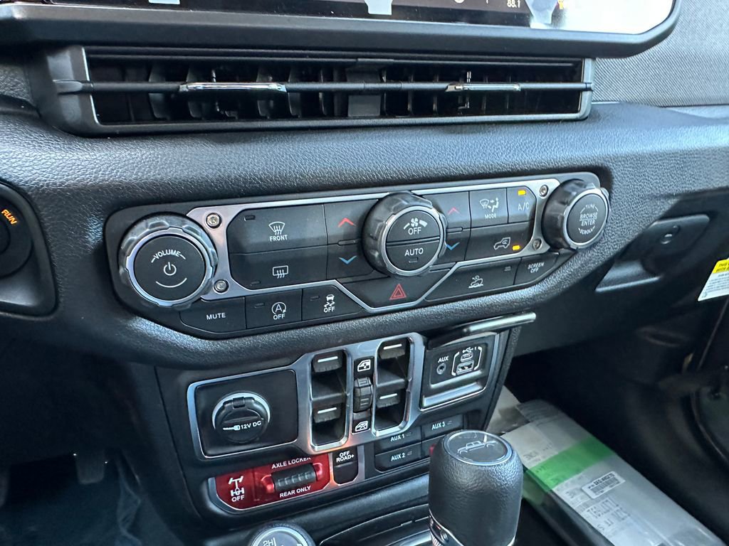 New 2026 Jeep Gladiator Willys image 28