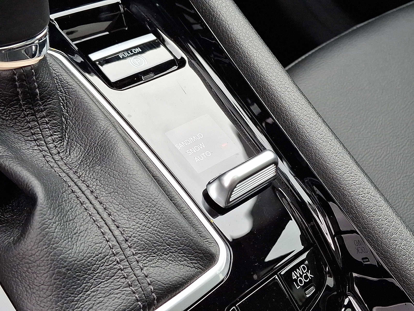 New 2026 Jeep Compass Limited w/ Sun, Sound & Navigation Group AWD/4WD image 17