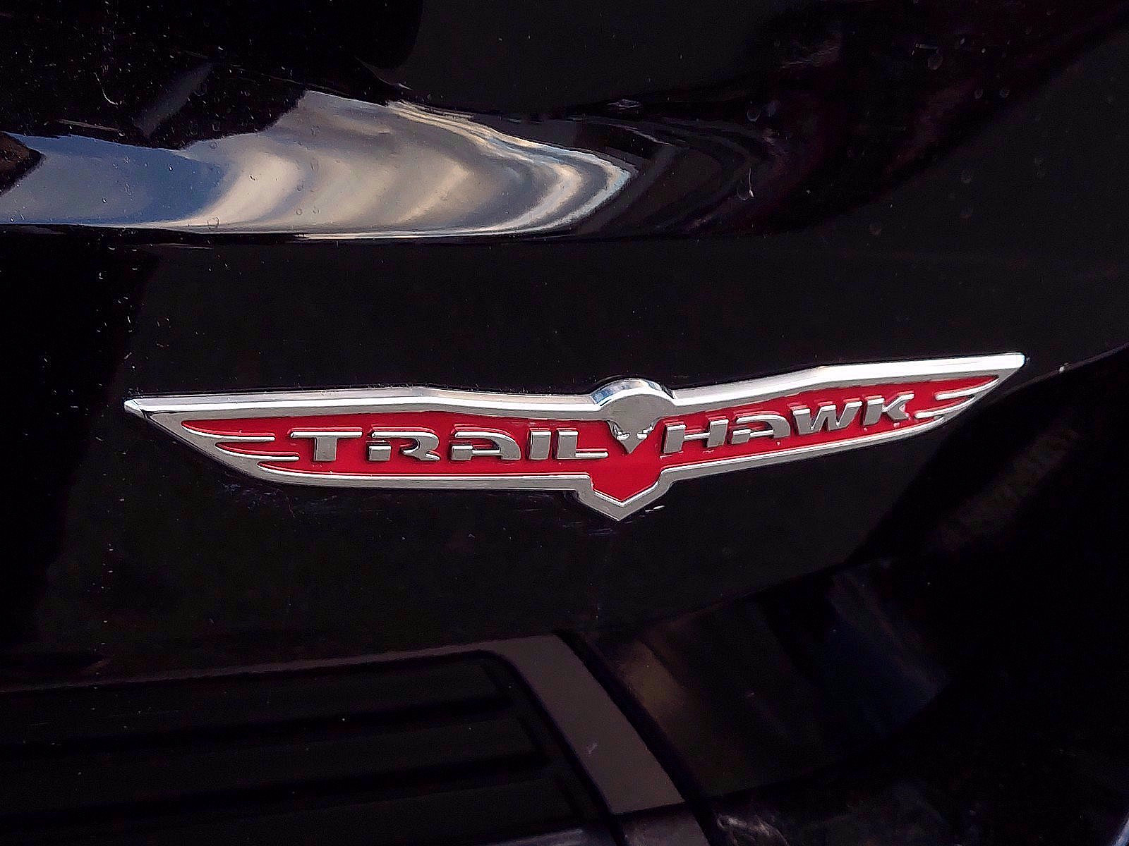 Used 2018 Jeep Grand Cherokee Trailhawk image 31