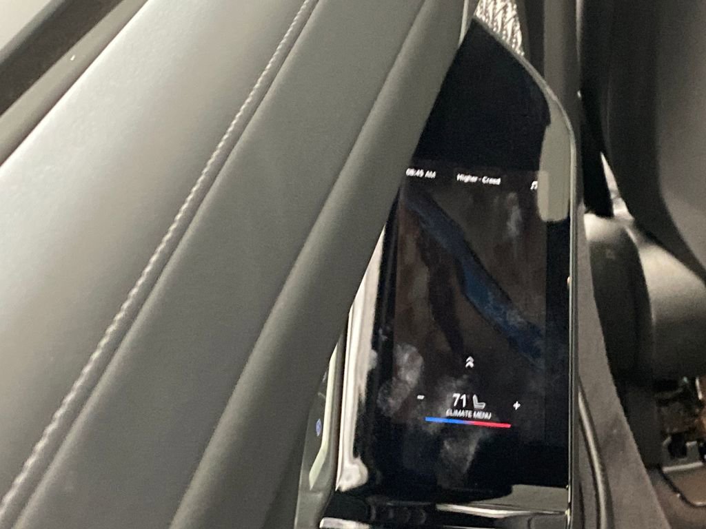 Used 2024 BMW 760i xDrive image 31