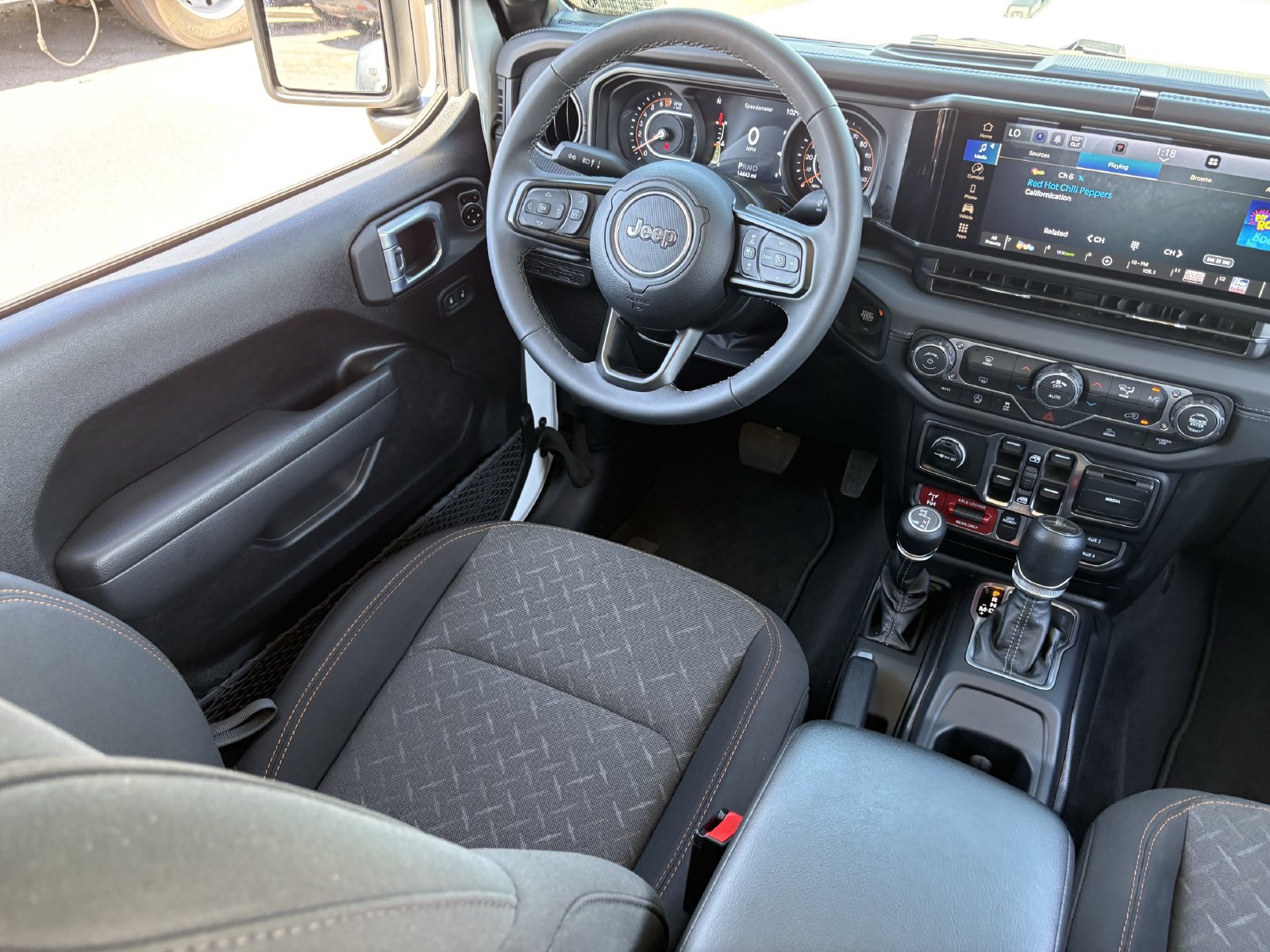 Used 2026 Jeep Gladiator Mojave AWD/4WD image 19
