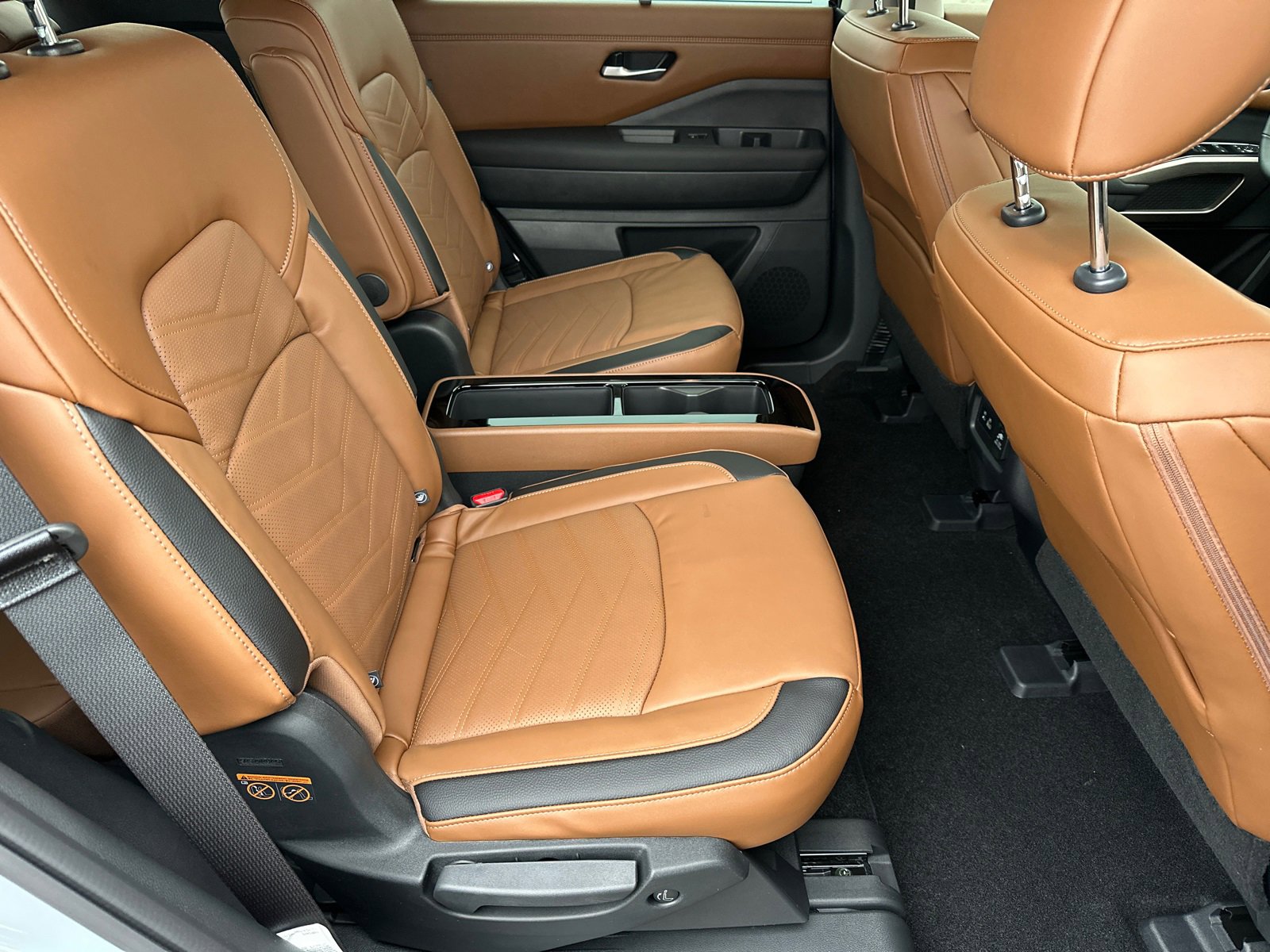 New 2025 Nissan Pathfinder Platinum image 16