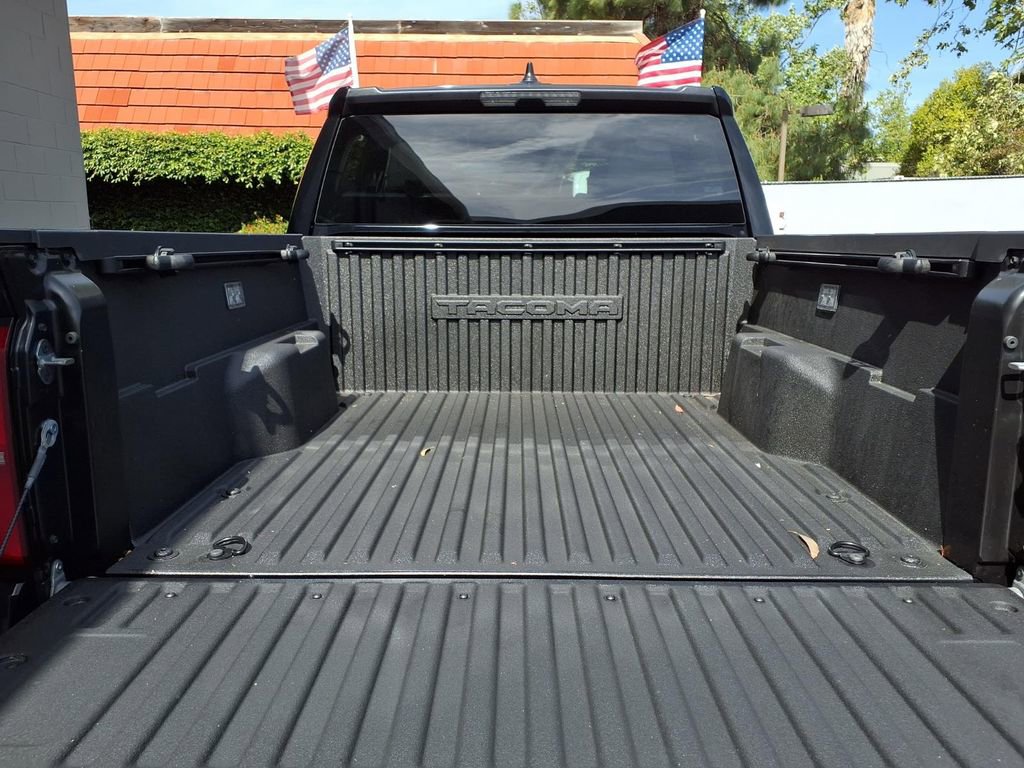 Certified 2025 Toyota Tacoma SR5 image 21