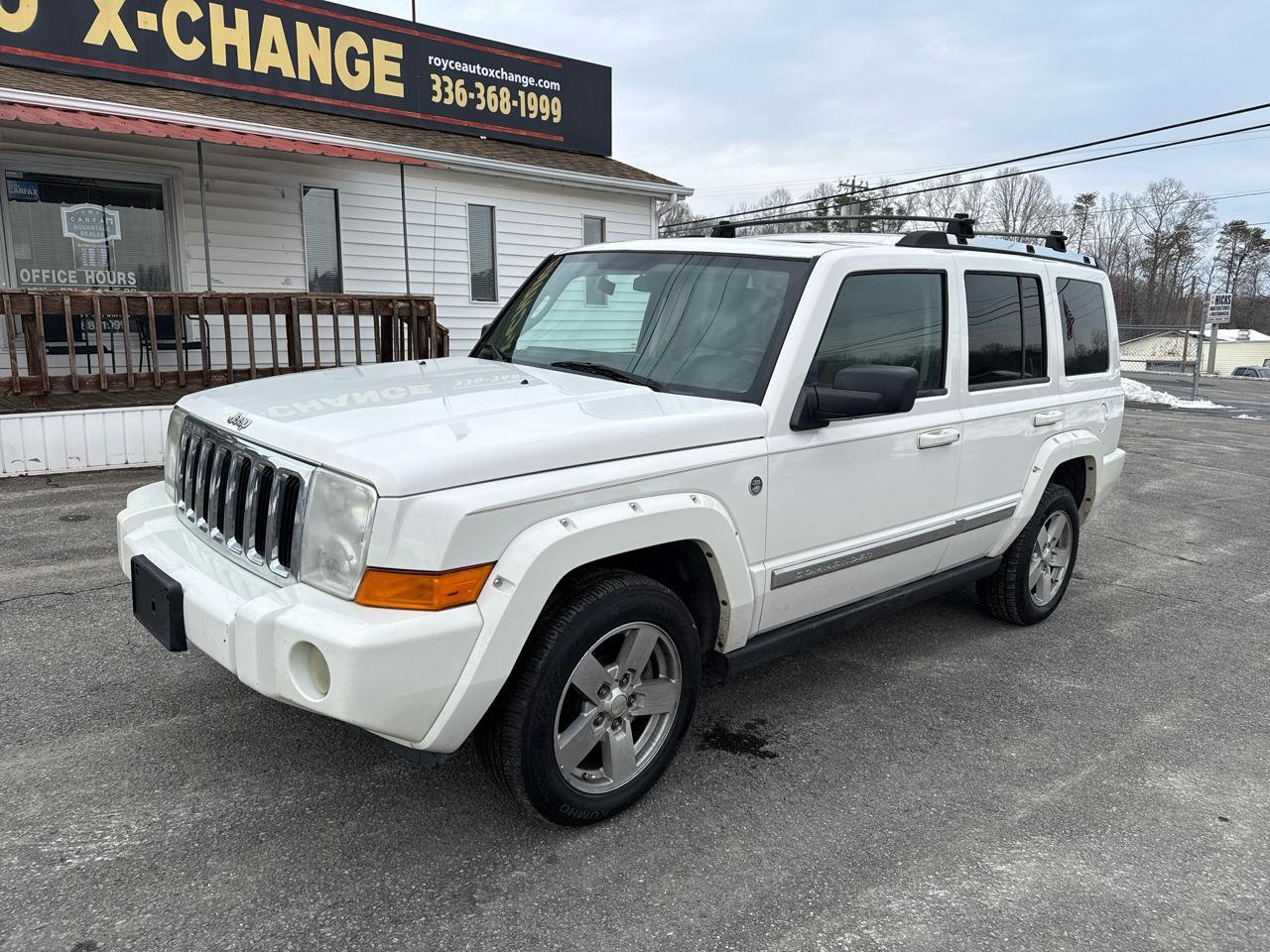 Used 2006 Jeep Commander Limited w/ Trailer Tow Group IV image 2
