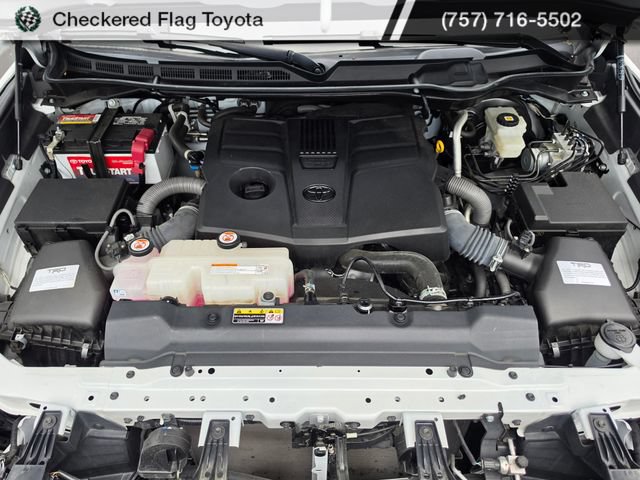 Used 2022 Toyota Tundra SR5 w/ SR5 Convenience Package AWD/4WD image 16