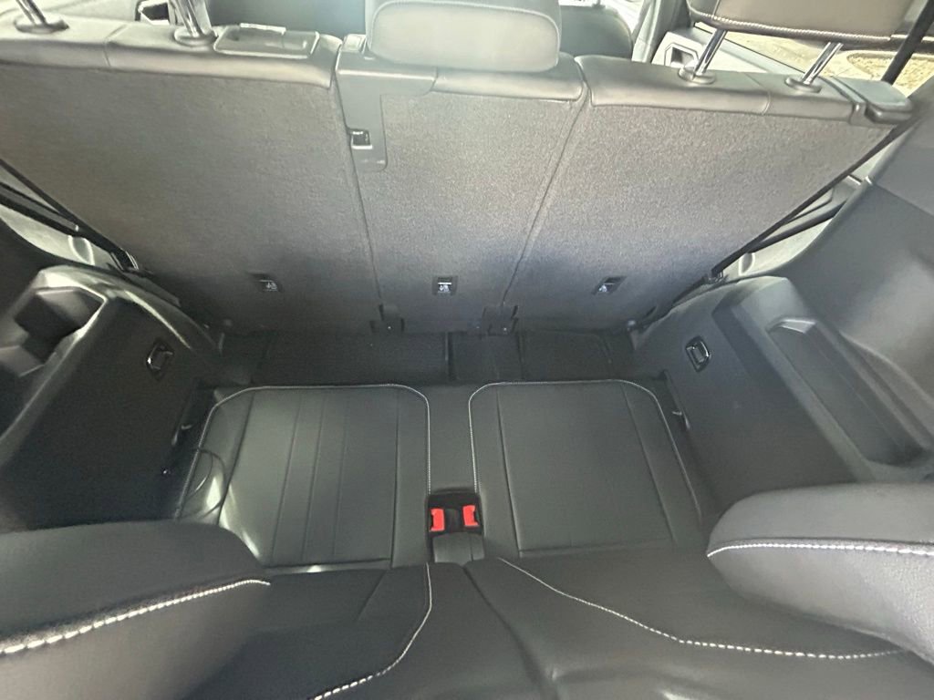 Certified 2022 Volkswagen Tiguan SE R-Line image 42