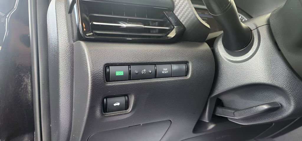 Used 2025 Nissan Sentra SR image 22