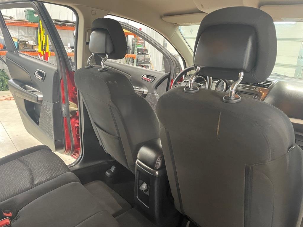 Used 2018 Dodge Journey SE w/ Blacktop Package FWD image 19