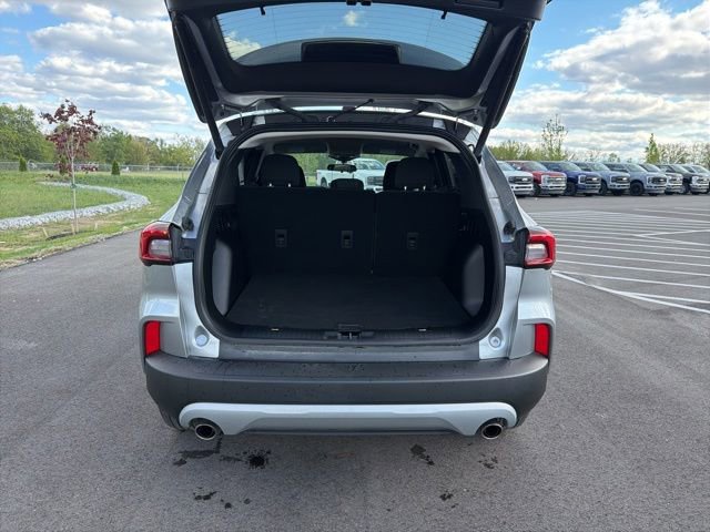 Used 2023 Ford Escape Active w/ Cold Weather Package FWD image 9